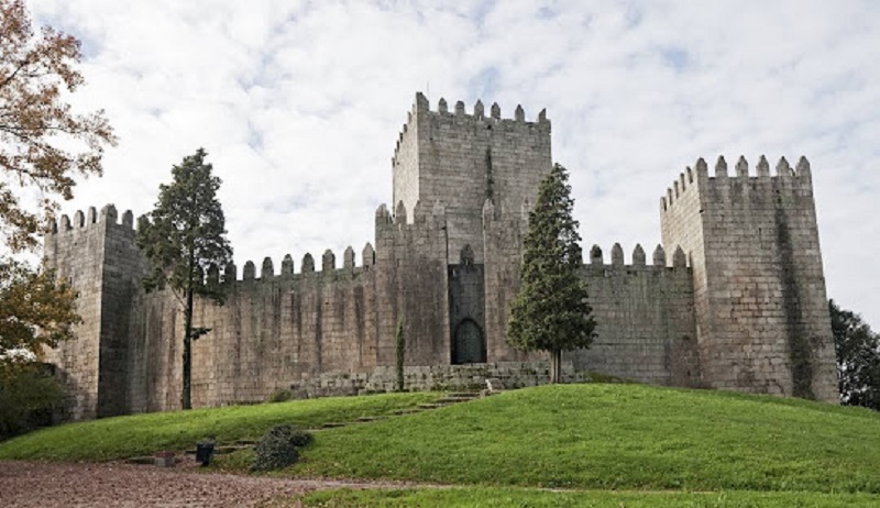 Day Tour to Guimarães and Braga