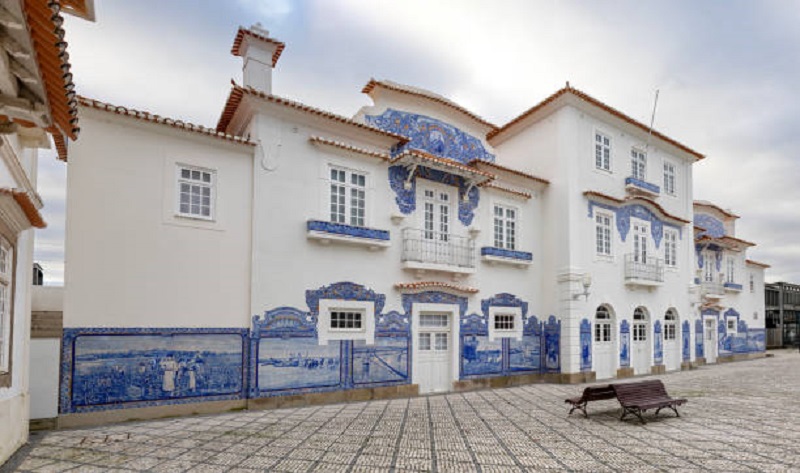 Half Day Aveiro Tour With Moliceiro Cruise